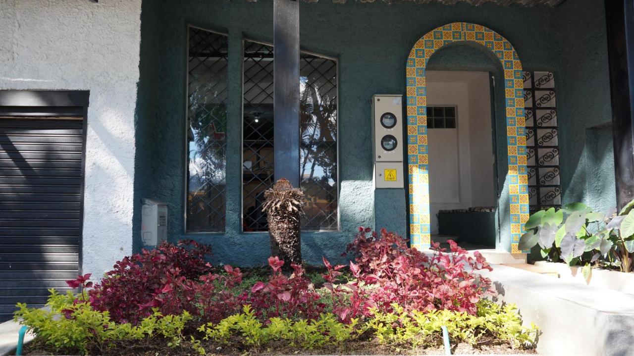 מדיין Nativo Hostel מראה חיצוני תמונה